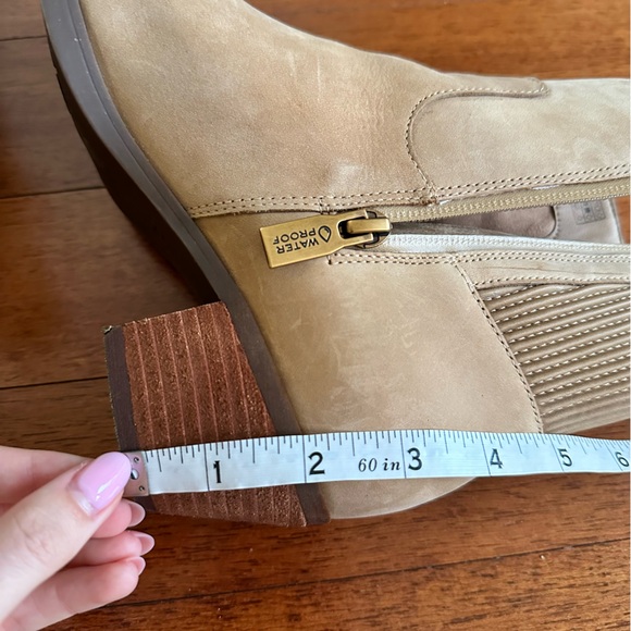 Vionic Shantelle Waterproof Leather Bootie. Size 6.5 - Picture 10 of 13